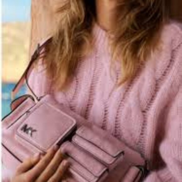 NWT ✅ Michael Kors DAKOTA Medium Leather Shoulder Bag ~ Smokey Rose ✨NWT - Picture 9 of 17